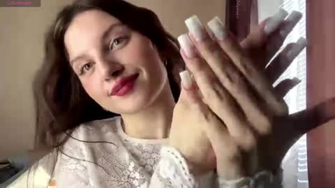 Snapshot of jaclynmalcolm chatting on 05/20/26, 05:35 Lillian online show from 05/20/26, 05:35