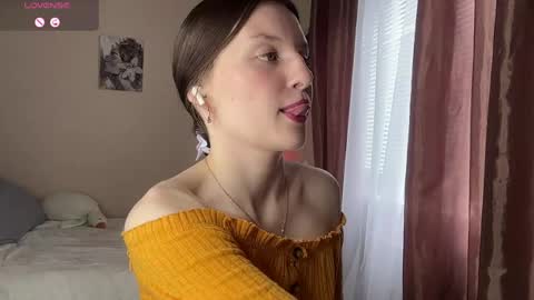 Snapshot of jaclynmalcolm chatting on 06/04/26, 05:13 Lillian online show from 06/04/26, 05:13