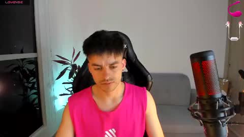 Snapshot of jacob_ferrer chatting on 06/15/26, 02:14 JACOB FERRER online show from 06/15/26, 02:14