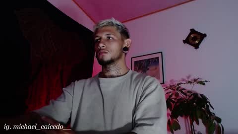 Michael Caicedo online show from 09/28/25, 03:45