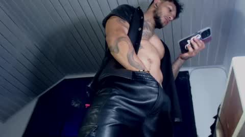 Michael Caicedo online show from 05/26/26, 03:57