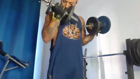 Snapshot of jacobjamess chatting on 12/18/24, 01:12 jacobjamess online show from 12/18/24, 01:12