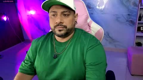 Snapshot of jacoob_woods chatting on 04/30/26, 11:20 daddy sir master bear online show from 04/30/26, 11:20