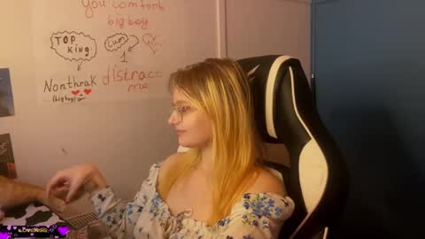 Snapshot of jacywinslat chatting on 02/23/25, 10:31 jacywinslat online show from 02/23/25, 10:31