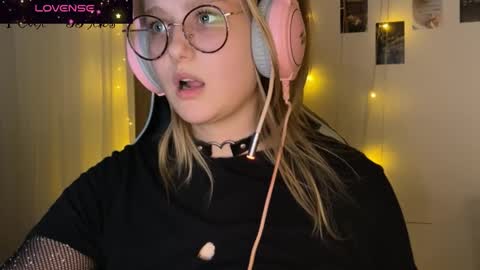 Snapshot of jacywinslat chatting on 09/24/25, 06:00 jacywinslat online show from 09/24/25, 06:00