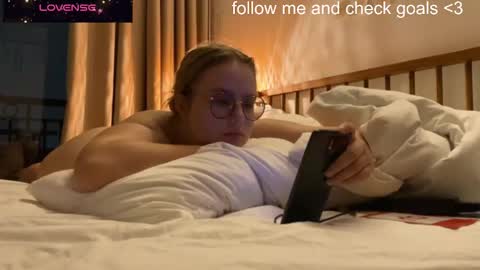 Snapshot of jacywinslat chatting on 12/19/25, 04:03 jacywinslat online show from 12/19/25, 04:03