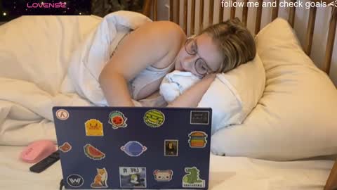 Snapshot of jacywinslat chatting on 01/11/26, 12:10 jacywinslat online show from 01/11/26, 12:10