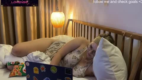 Snapshot of jacywinslat chatting on 01/19/26, 01:26 jacywinslat online show from 01/19/26, 01:26