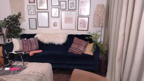 Jade online show from 01/31/25, 06:14