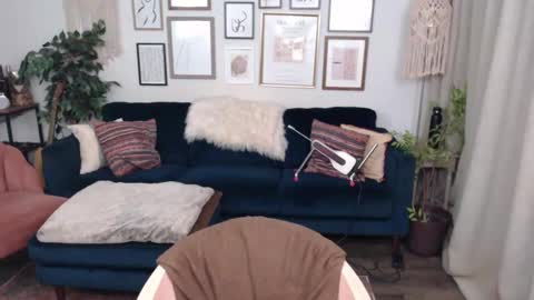 Jade online show from 02/19/25, 09:25