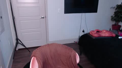 Jade online show from 11/19/25, 06:46