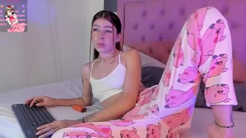 Snapshot of jade__20 chatting on 01/28/25, 09:19 Jade online show from 01/28/25, 09:19