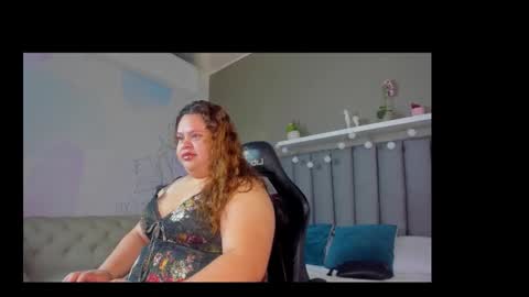 Snapshot of jade_boneville chatting on 03/19/26, 01:37 J A D E online show from 03/19/26, 01:37