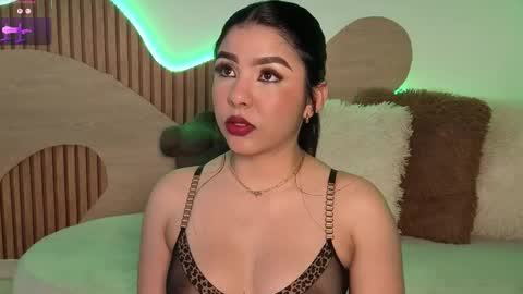  Jade Bonnet online show from 02/05/26, 12:10