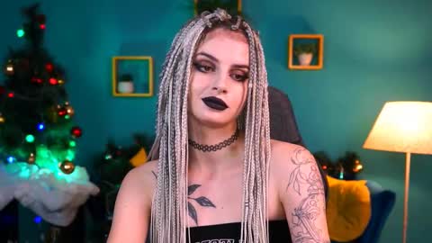 jade_castle online show from 12/18/24, 05:15