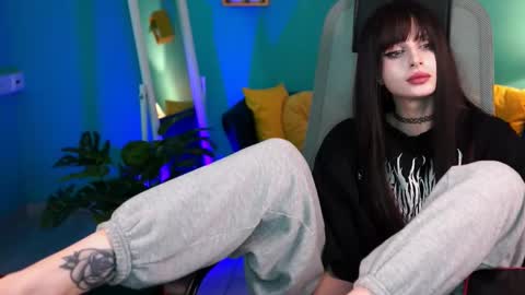 jade_castle online show from 02/23/25, 08:28