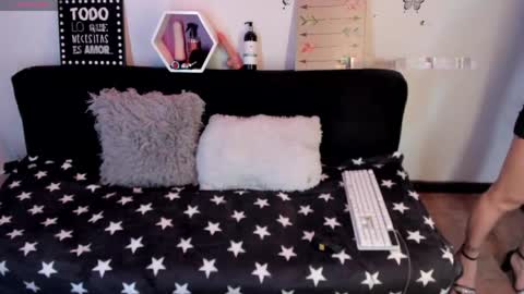 jade_connor online show from 04/14/26, 08:37