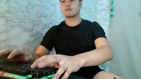 jade_halo online show from 04/16/26, 10:12