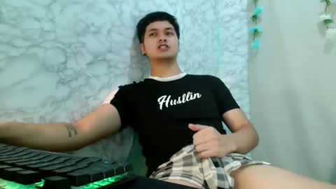 jade_halo online show from 04/19/26, 05:23