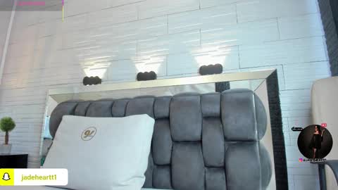  JADE  online show from 11/01/25, 07:05