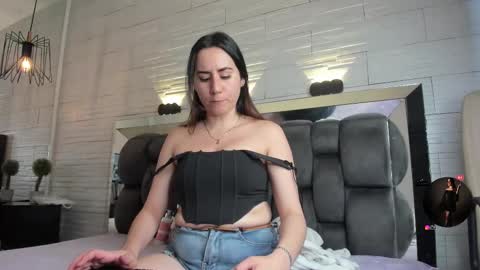  JADE  online show from 12/22/25, 07:44