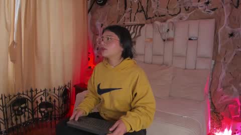 ade online show from 10/21/25, 01:12