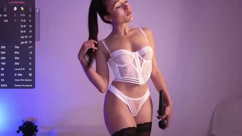 Jade Paris online show from 11/02/25, 06:10