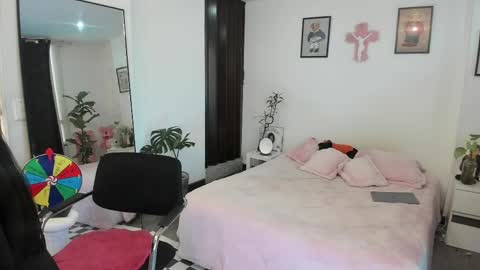 Jade  independent model online show from 04/18/26, 12:09