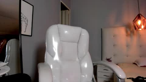 karlla scarlet online show from 12/17/24, 08:34