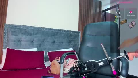 karlla scarlet online show from 02/12/26, 08:15