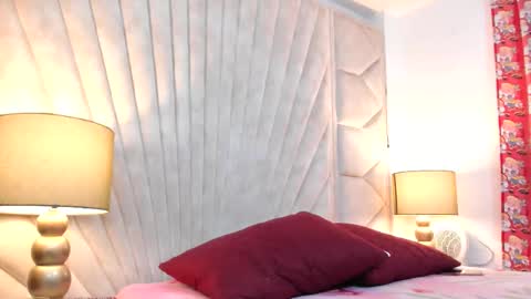 Jade  online show from 11/18/25, 10:41