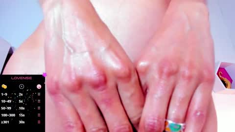 jade white  online show from 12/24/24, 03:05