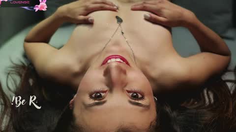 jade white  online show from 03/11/25, 12:06