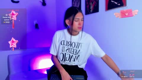 Snapshot of jadebenett chatting on 12/13/24, 03:49 Jade Benett online show from 12/13/24, 03:49