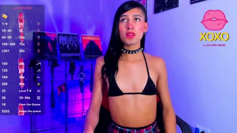 Snapshot of jadebenett chatting on 02/08/25, 01:00 Jade Benett online show from 02/08/25, 01:00