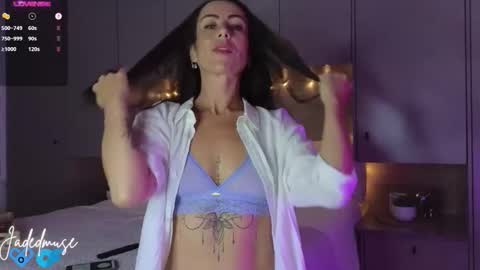 Jade online show from 03/20/26, 07:41