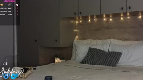 Jade online show from 04/06/26, 06:53