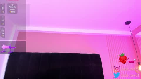 Jade Red  online show from 12/03/24, 06:04