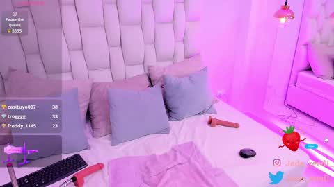 Jade Red  online show from 01/07/25, 10:22