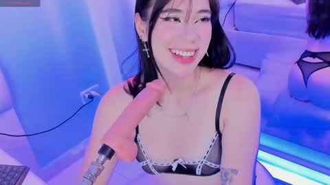 Jade Red  online show from 04/19/26, 10:56