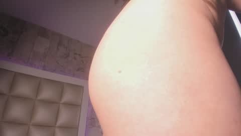 jadeestudios online show from 01/10/25, 01:20