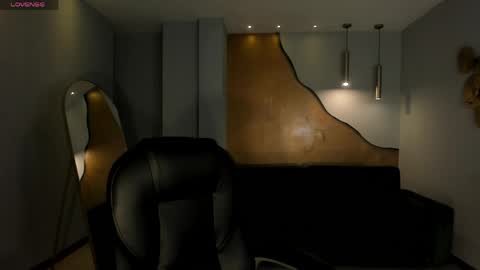 JADE EVANS online show from 04/04/26, 07:00