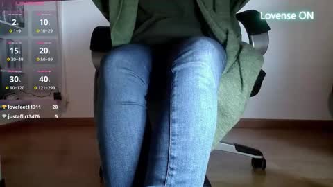 Jadefxxt online show from 12/18/25, 02:56