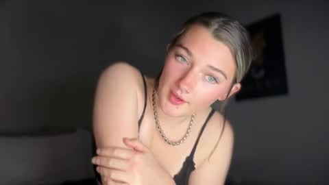 Snapshot of jadejamessecret chatting on 06/28/26, 02:50 Jade james online show from 06/28/26, 02:50