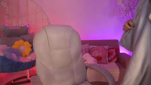 Jade Summer online show from 05/15/26, 11:39