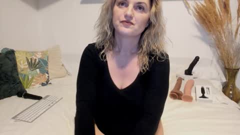 Snapshot of jadore_able82 chatting on 02/20/26, 02:41 elena online show from 02/20/26, 02:41