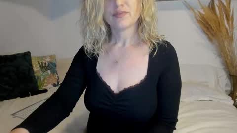 Snapshot of jadore_able82 chatting on 03/02/26, 02:58 elena online show from 03/02/26, 02:58