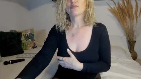 Snapshot of jadore_able82 chatting on 03/24/26, 02:38 elena online show from 03/24/26, 02:38