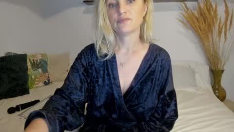 Snapshot of jadore_able82 chatting on 04/17/26, 02:36 elena online show from 04/17/26, 02:36