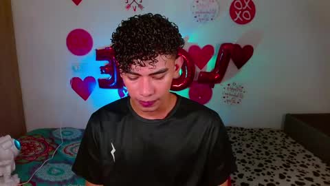 javi15  online show from 03/10/25, 01:45